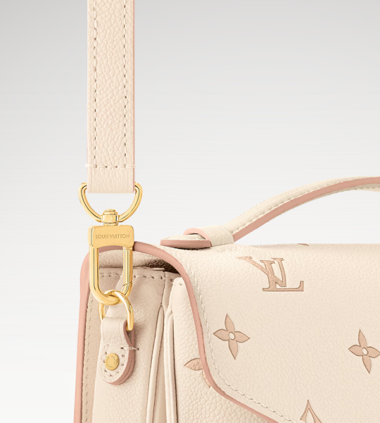 Louis Vuitton Pochette Métis – Timeless Elegance in a Compact Silhouette